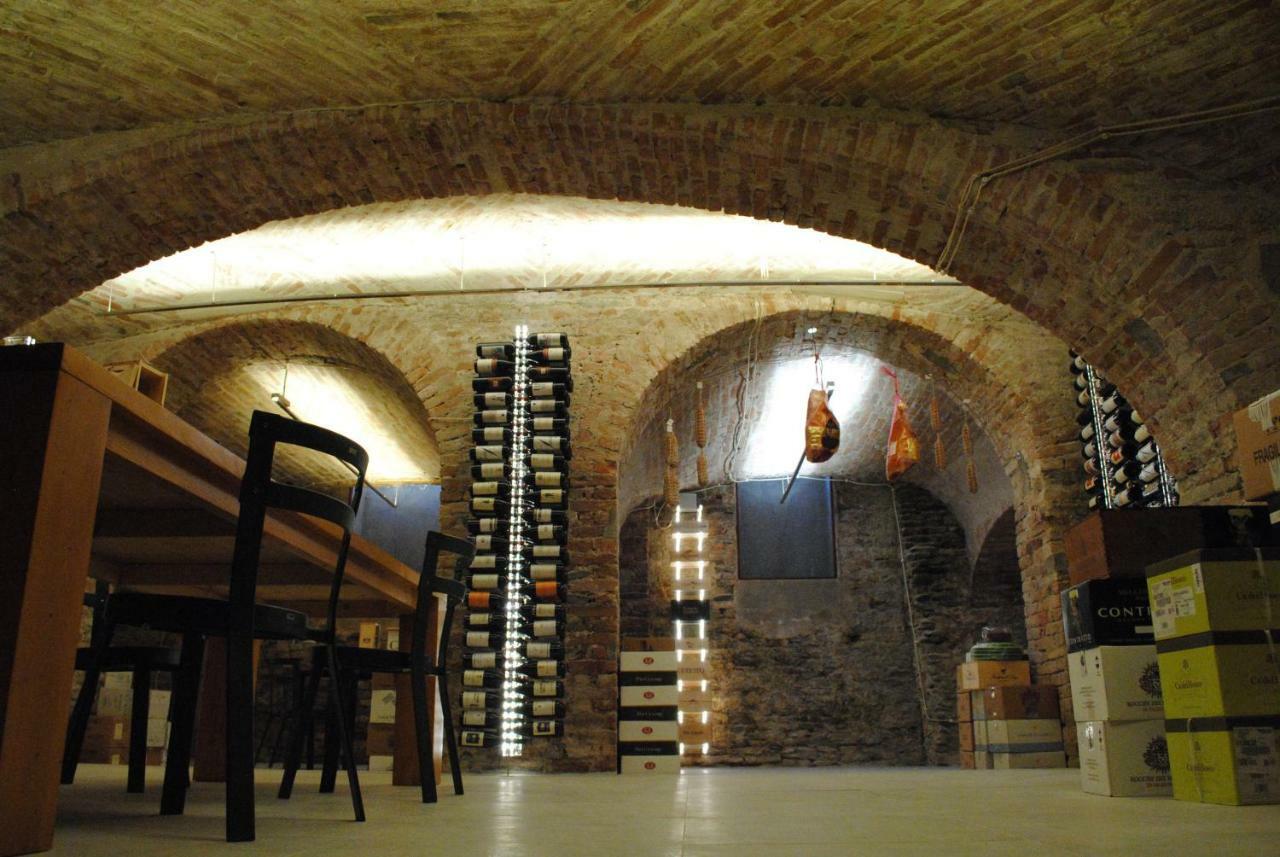 Vinoteca La Sacrestia Acomodação com café da manhã Alba  Exterior foto