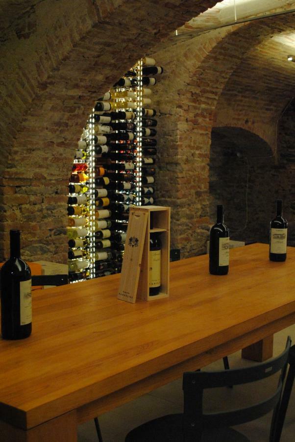 Vinoteca La Sacrestia Acomodação com café da manhã Alba  Exterior foto
